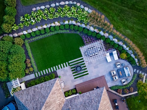 What Makes a Design-Build Landscaper Different From a Standard Contractor?