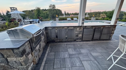 Where to Save and Where to Splurge on Your Outdoor Kitchen